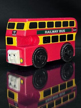 Thomas & Friends Wooden Railway Bulgy Bus Wooden Magnetic